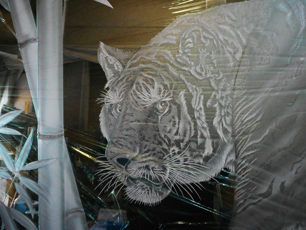 ２対のエッチングガラス彫刻　虎