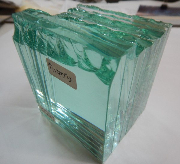 水表現のアートガラス（積層ガラス）